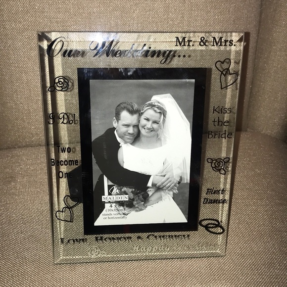 Maldwn International Designs Other - Our Wedding.... picture frame